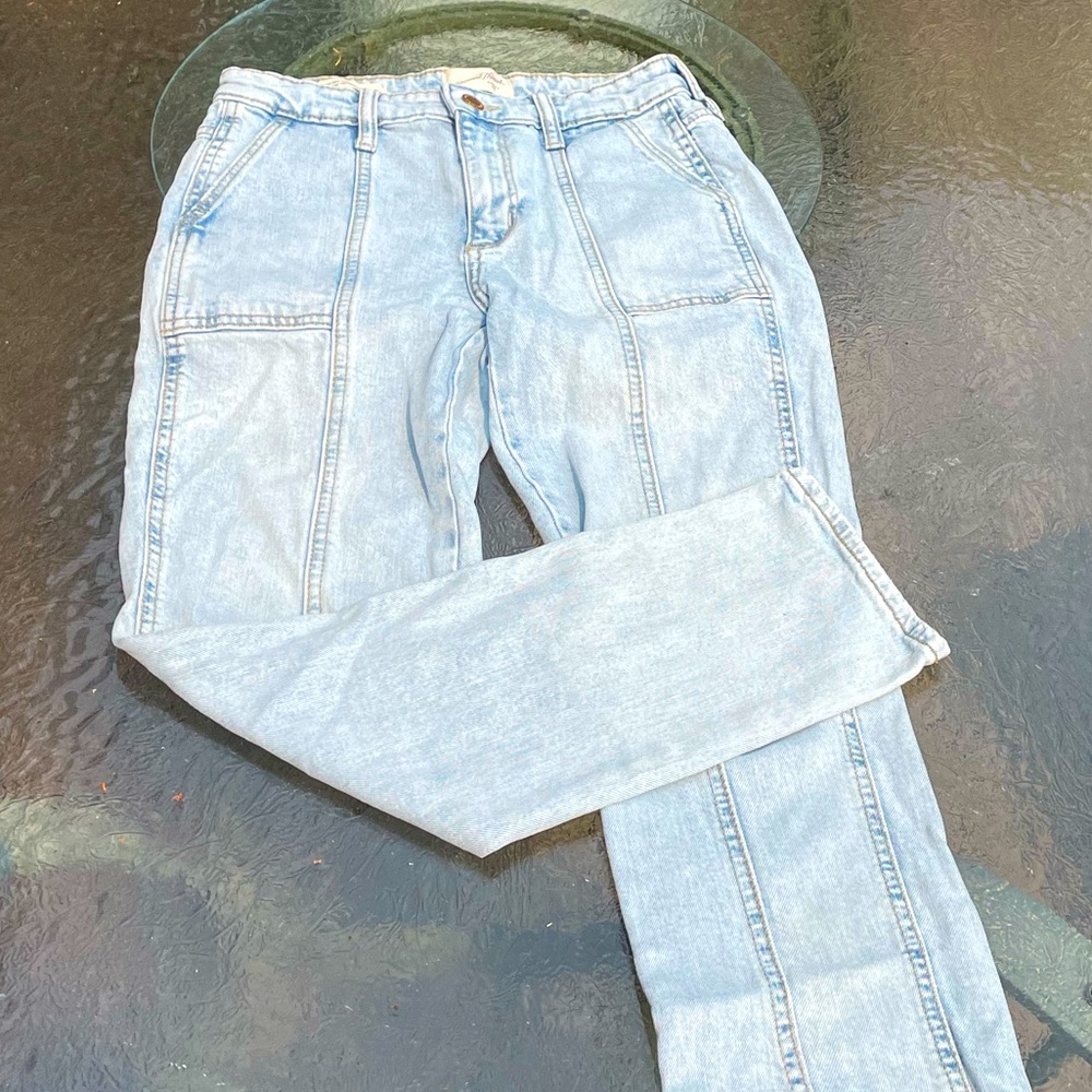 Universal Thread Light Blue Straight Leg Jeans